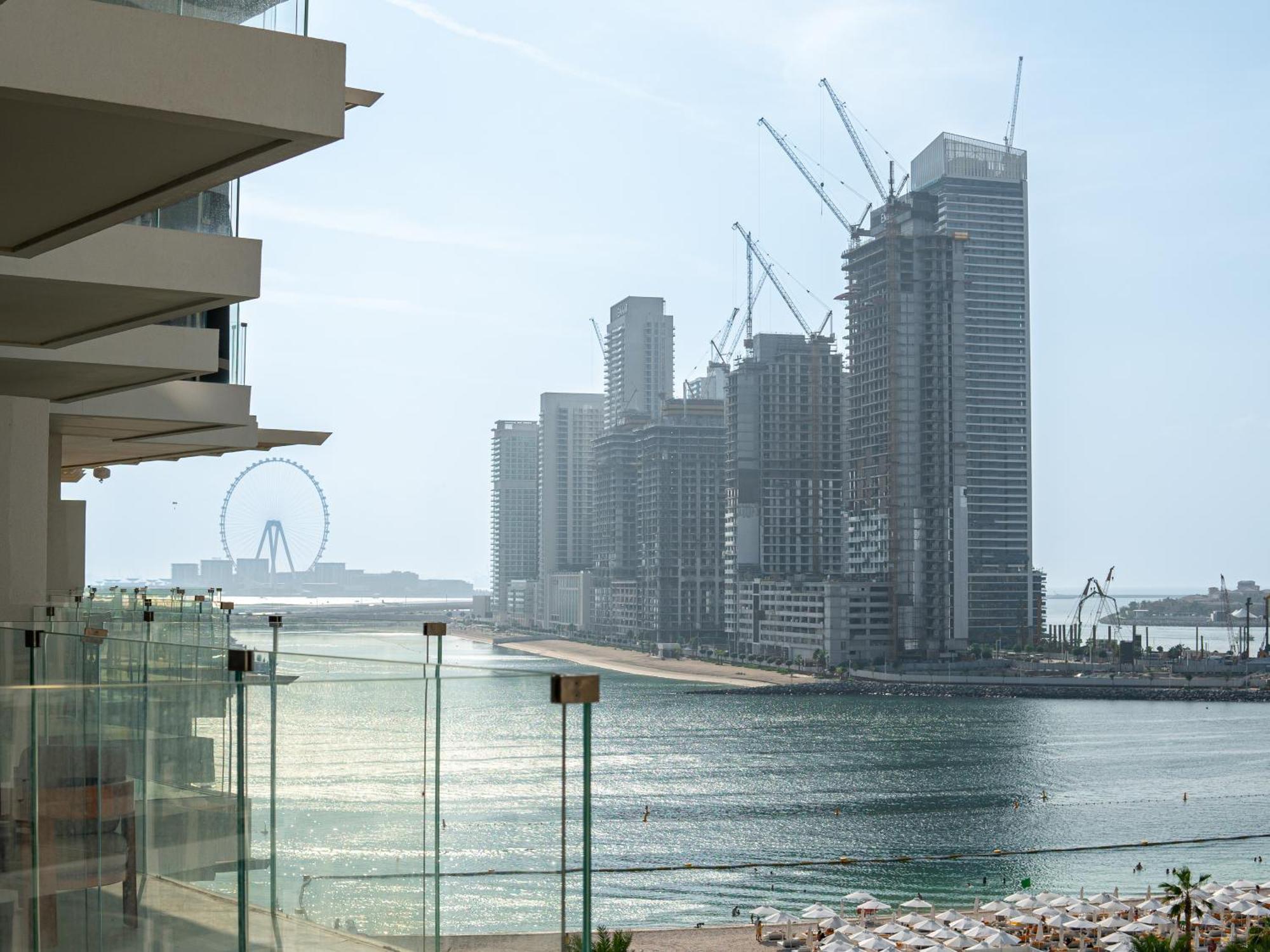 Daniels Stunning 2br With Full Sea View At Five Dubai